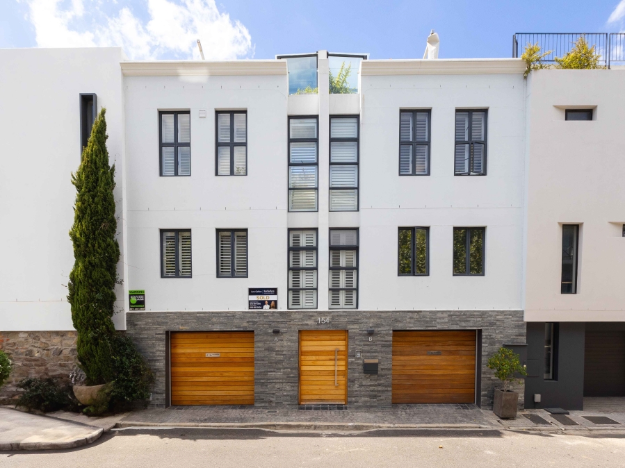 2 Bedroom Property for Sale in Green Point Western Cape